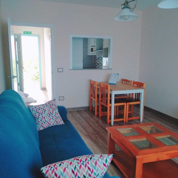 apartamento-vistas-mar-rodeiramar2A-salon-comedor-playa-rodeira-cangas